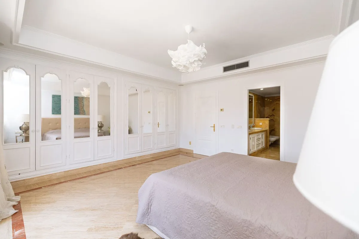 d9308897-cff7-4a4b-8ec7-71923d4175b5