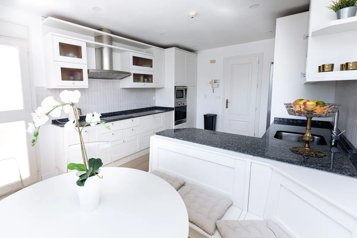 f09a51dd-3d9a-4989-bda1-41269fb7928e