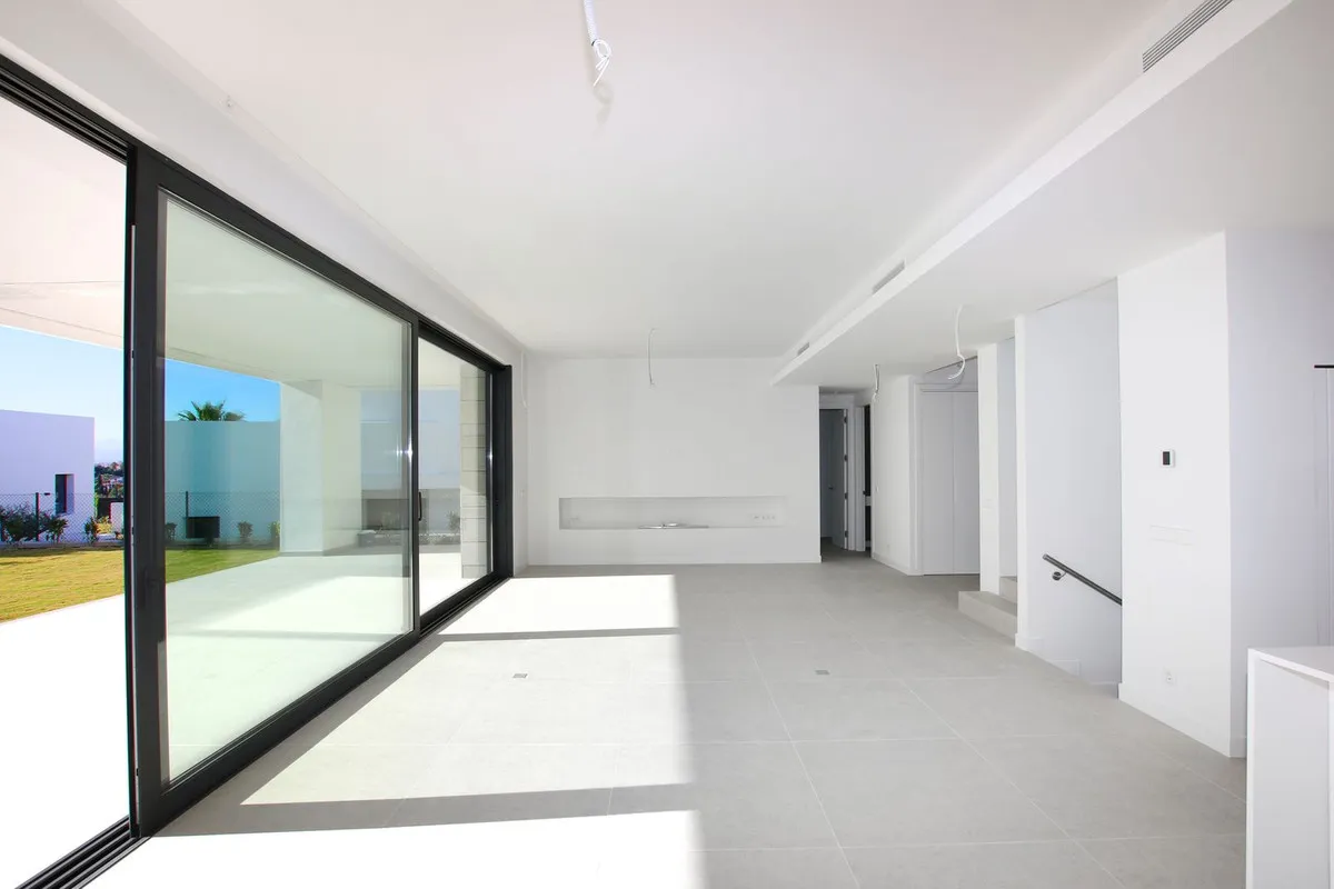 7af7ec7a-da8e-4f5d-ac8e-5641e75bb130