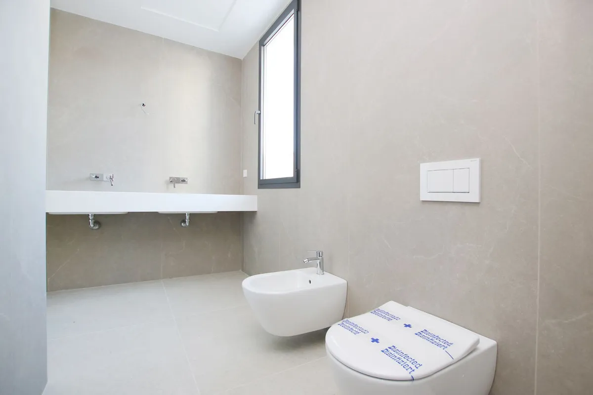 95d64573-26cb-4f11-b51e-d353915aa179