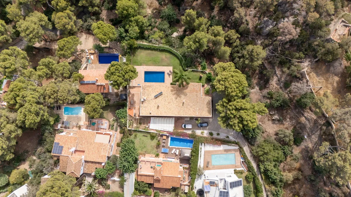 0949c4eb-0944-44f5-9243-634b7d7763e4