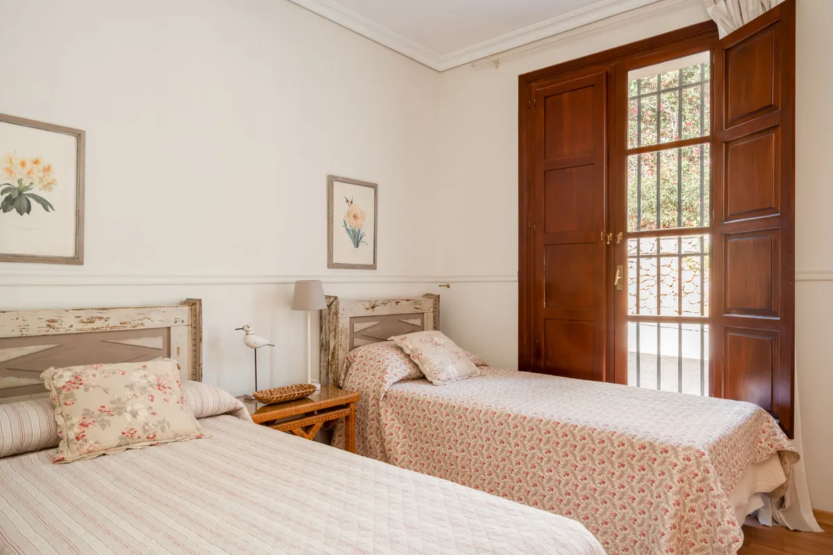 5f449dc6-3fe1-4ad5-ae49-55b533ae8406