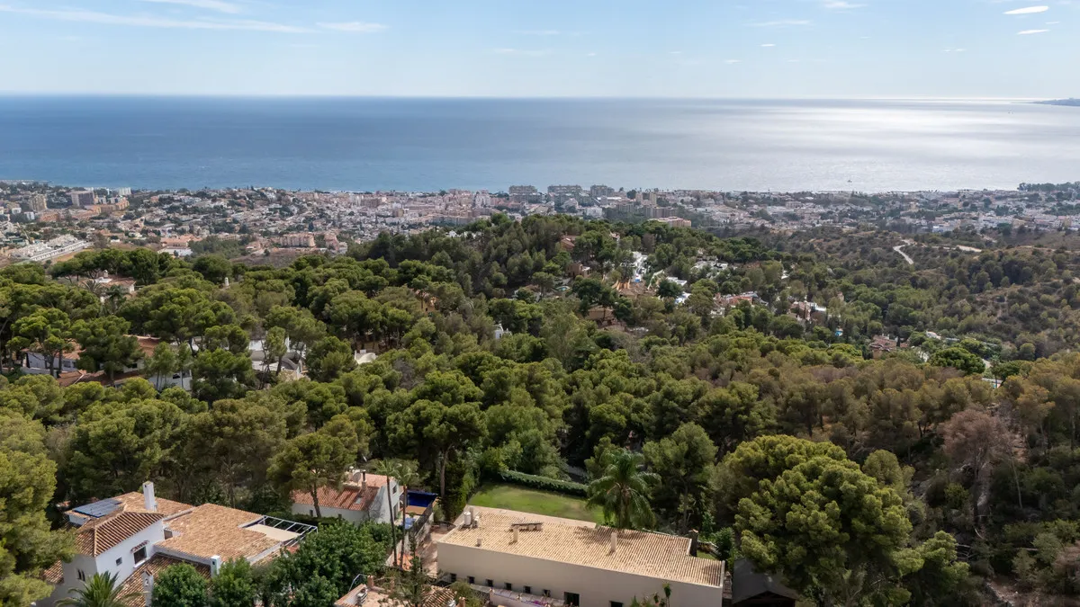 eddc6074-e130-4e83-a11b-c17287f4edd2