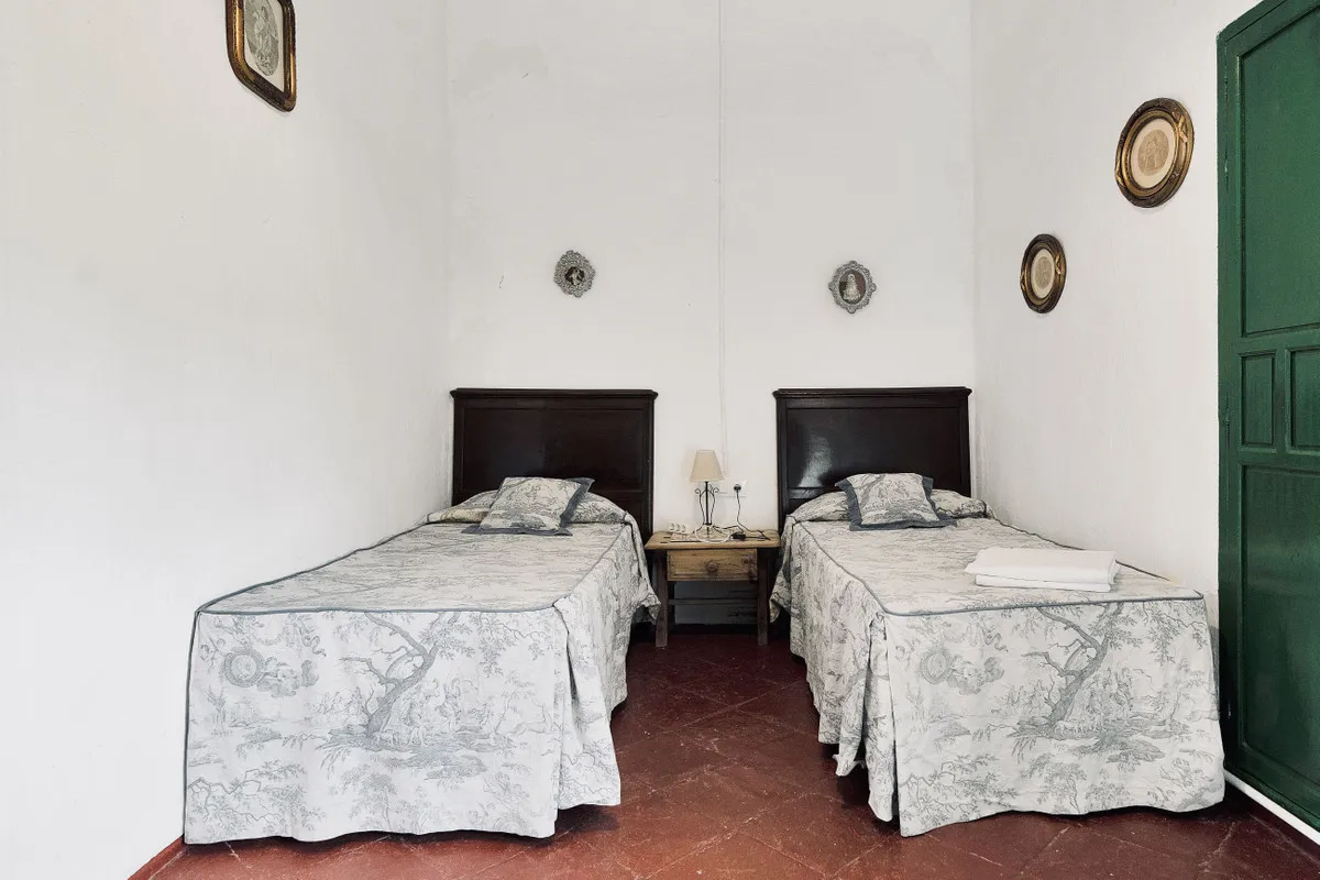 346811ac-1a2e-421e-9b66-350e12a26eee