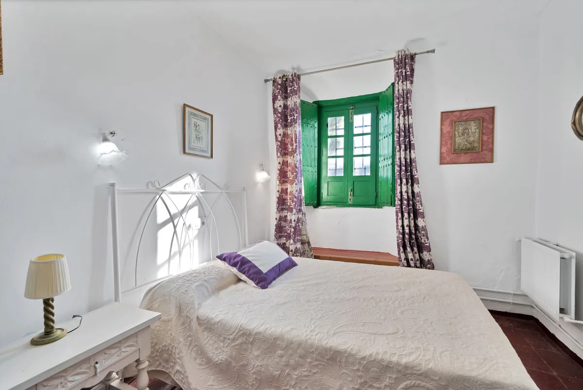 5ff07a03-64e8-4c68-844d-df6993c5043a