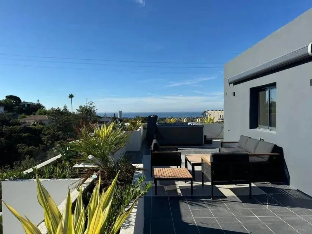 880f1032-9537-4c7c-9d56-bdf8b9a36dc1