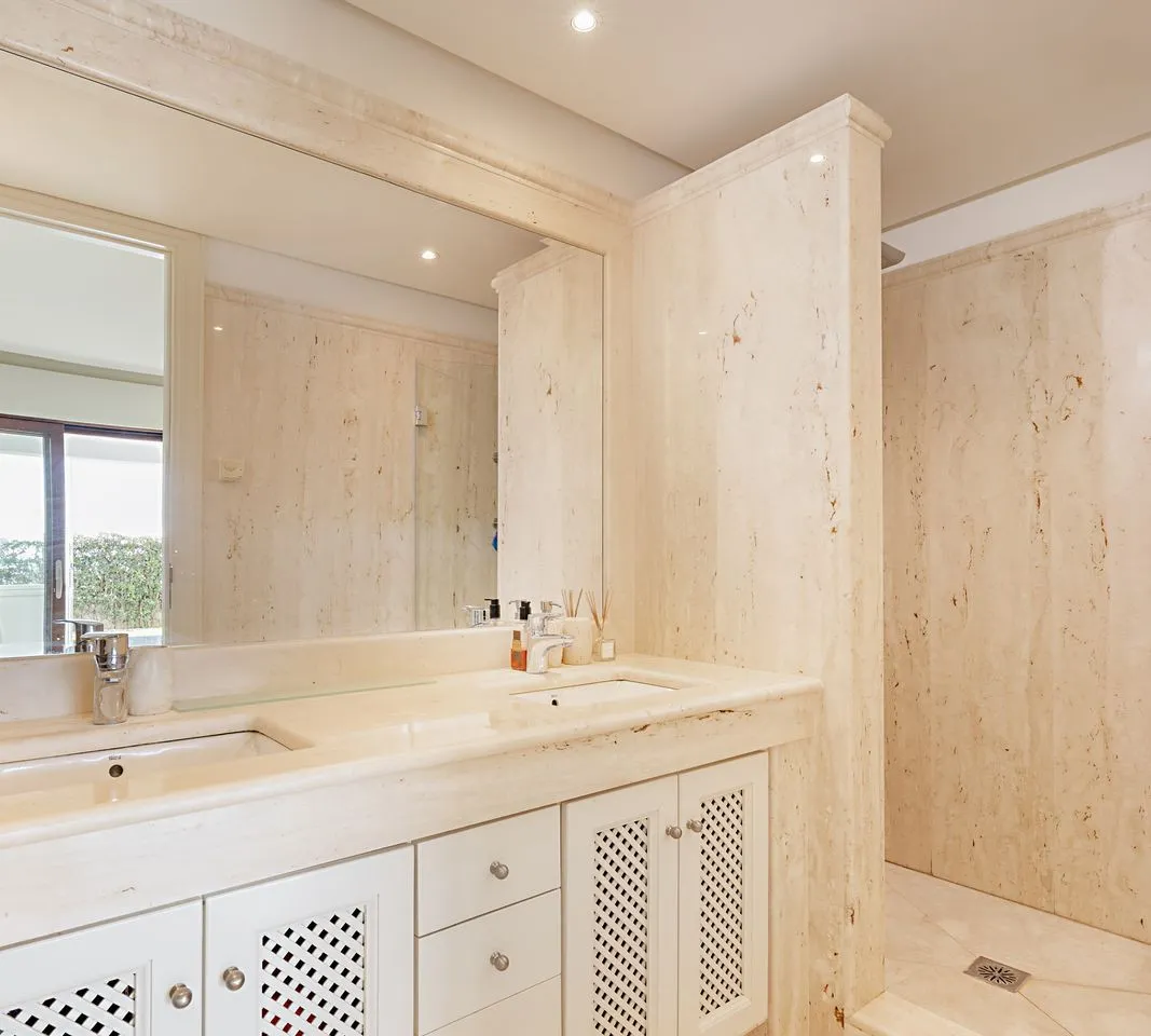 90d6e93a-ad03-46ae-8270-bba9b72a54ed