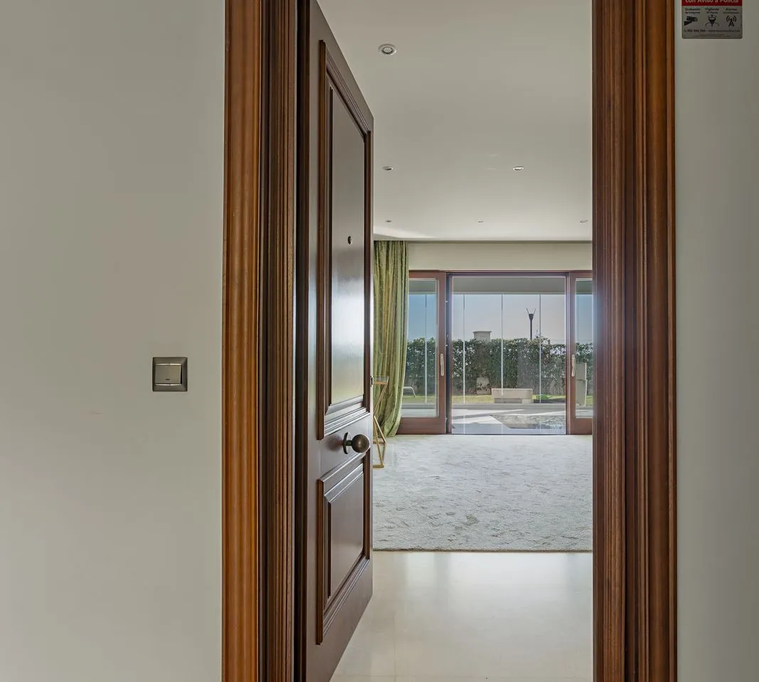 fa23c049-08d9-40f6-8e82-07236f270b9a