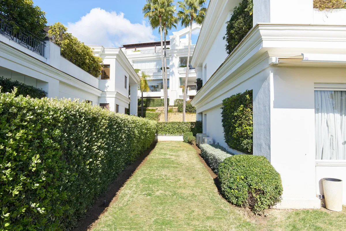 53a79a52-ea25-4317-9611-10a7a9ed63ac