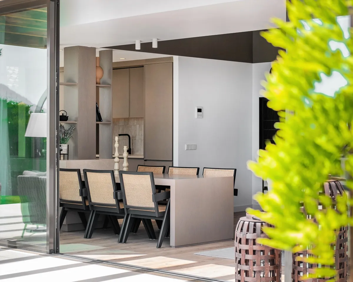 ace60625-b8c3-425c-a13d-45b62b21cce3