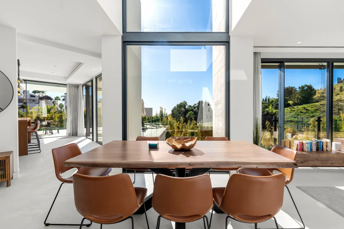 8fae8fcf-fc79-48cc-8460-0b75adefb661