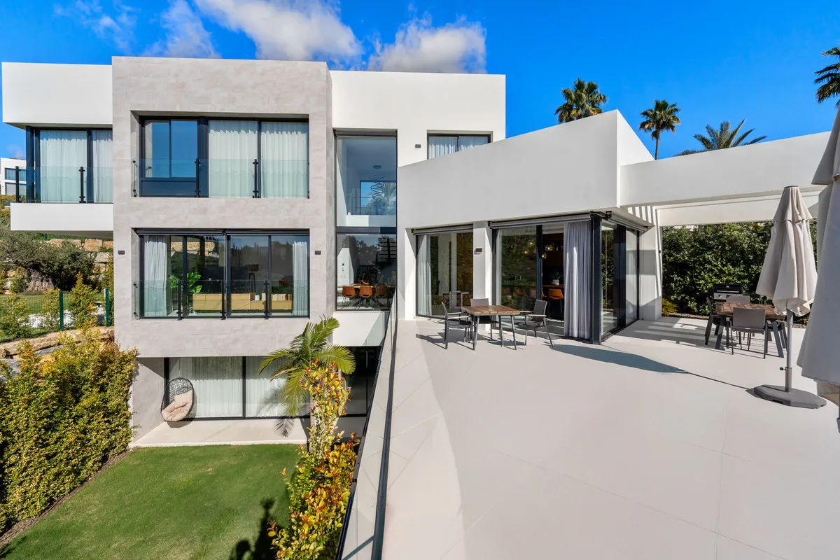 b6289187-123d-42af-8ec4-d6aaadde7836