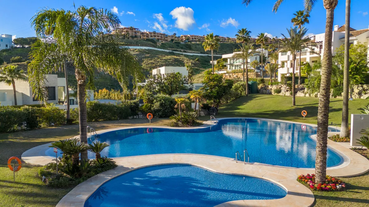 cc9abb15-56ea-46bb-9185-e2804135f32f