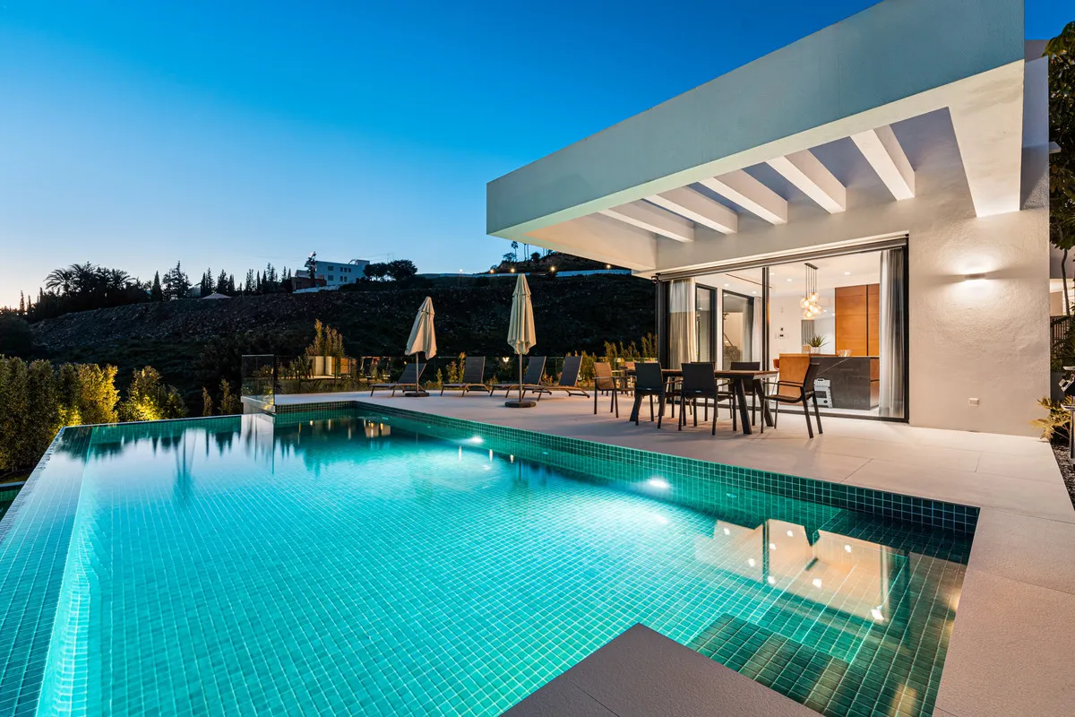 e3640870-dc8e-40ac-b7b5-db9f91781eb9