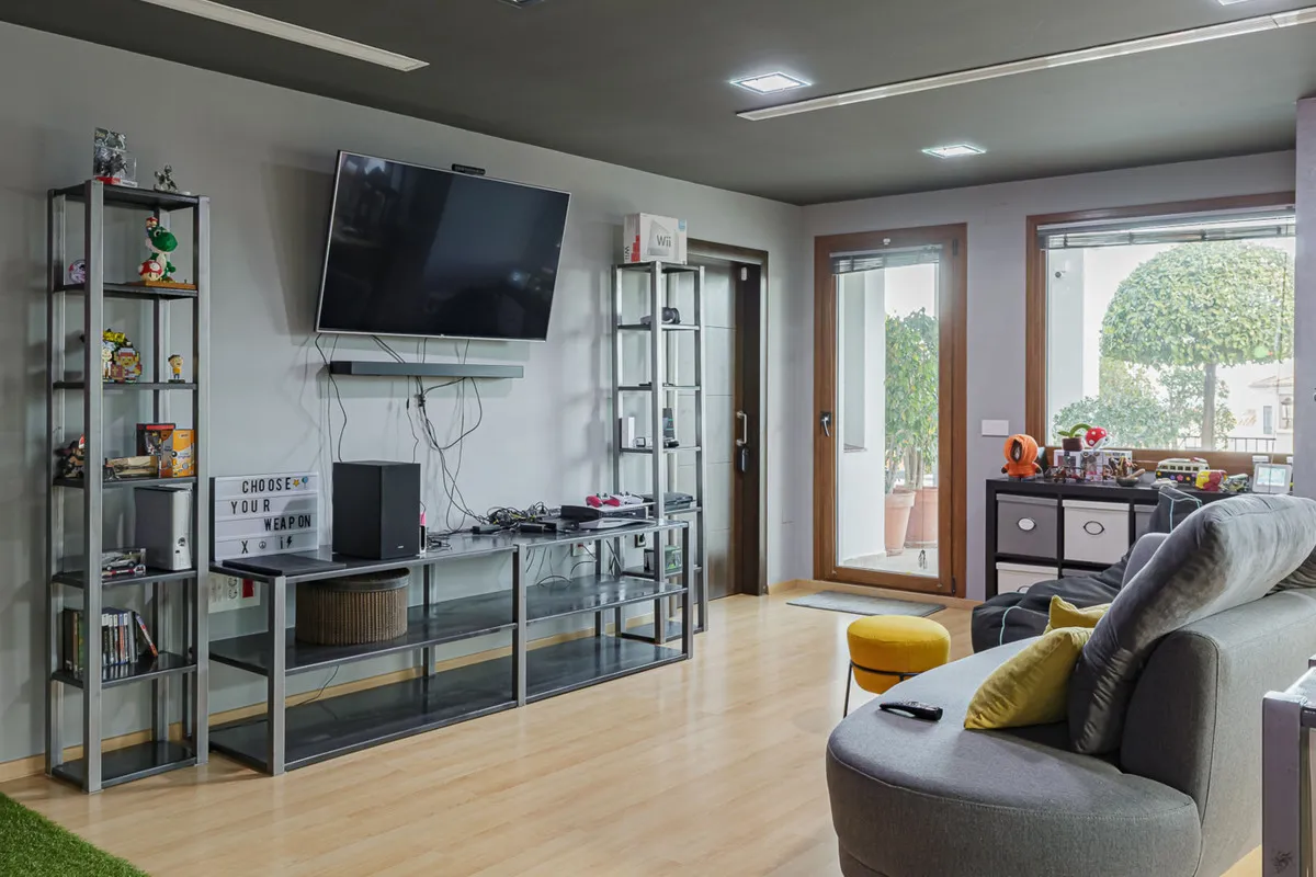 e110a361-a5f7-49db-ad72-7de27640fa42