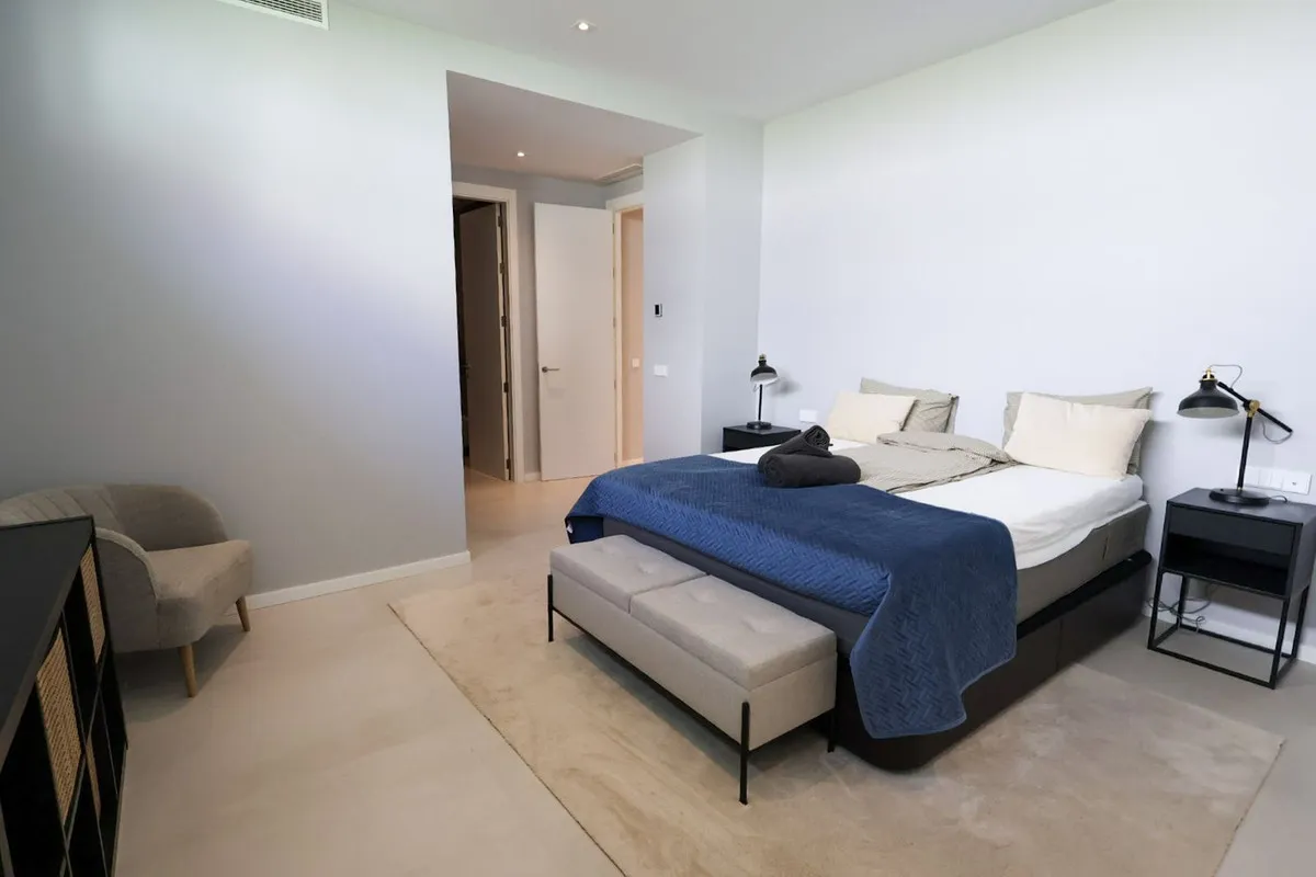 0ac702fa-74de-48f8-9865-babe2e14b3de