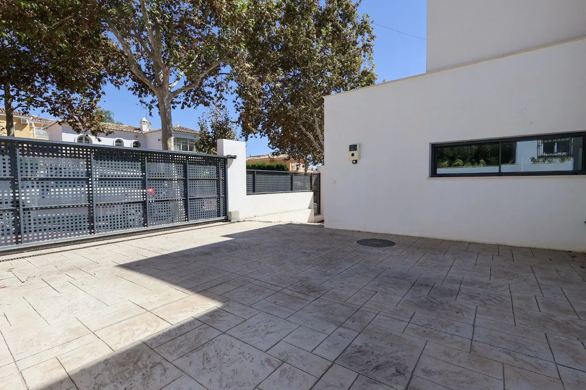 0e09a440-b548-473b-86d2-55e860392846