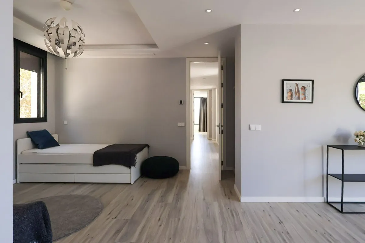 1d1bc633-edbf-4e3d-b904-d277b105feab