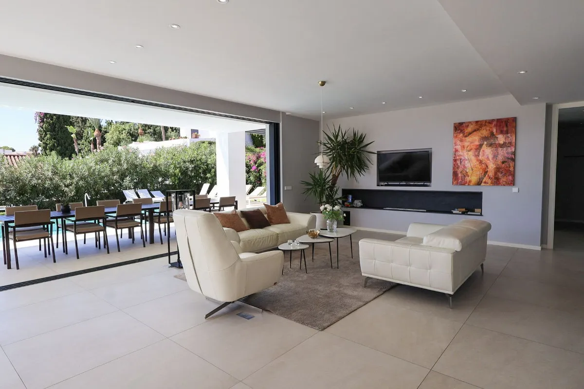 2256e6b6-3ba3-4d17-97e2-93d5e1591dc3