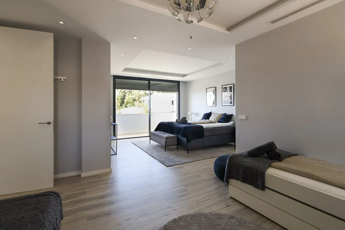 a8090ce5-7145-47f7-89b6-b90900cbe2c9