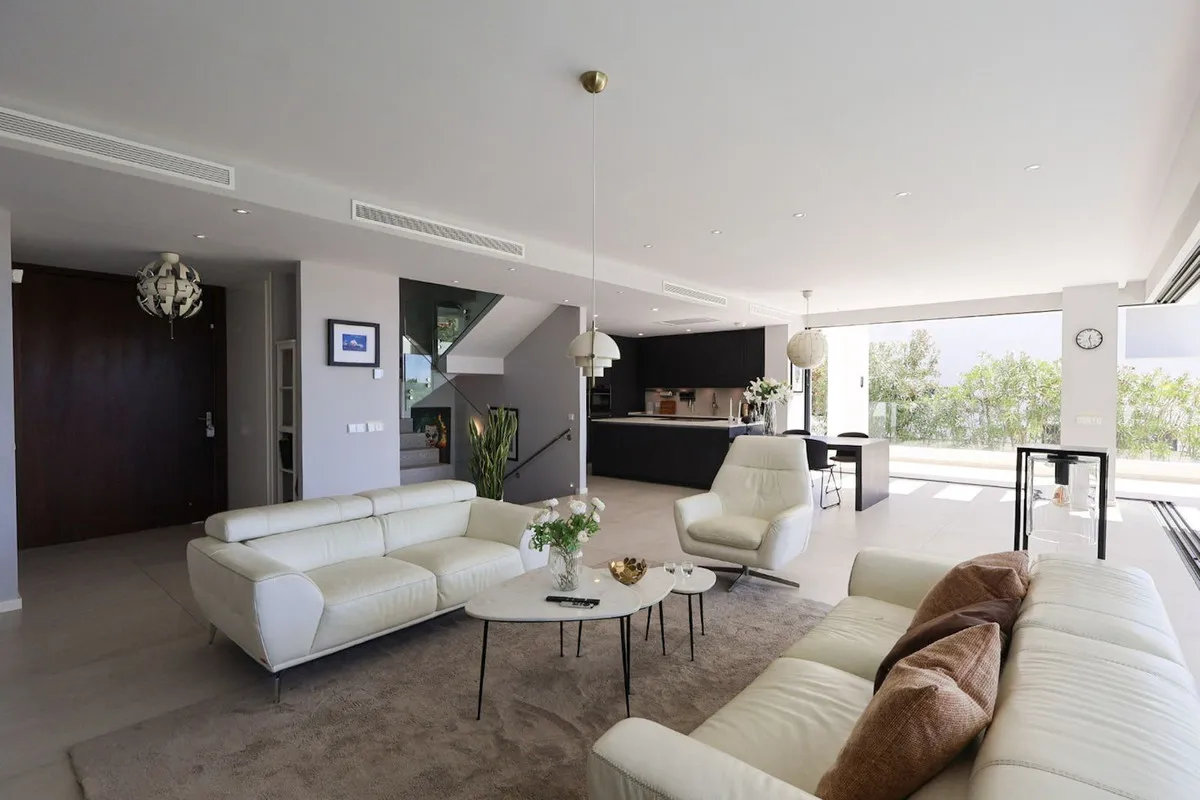 b9cbedab-d59f-47d4-956b-aa76f17464cb