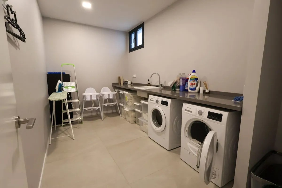 b9f4e9e3-35cd-49c6-8f1b-13762d3f5120