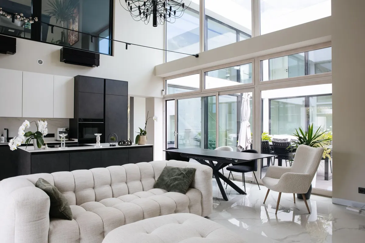 5f776f9d-b3f5-4c98-9c9a-c7d68dab0269