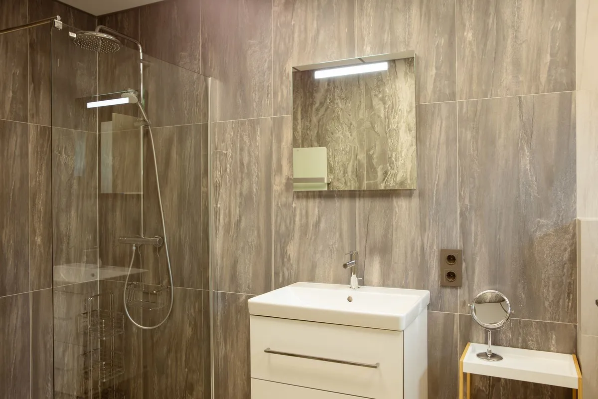 63b6f0ca-9907-4c8c-8ddc-d9d1f5ca32c8