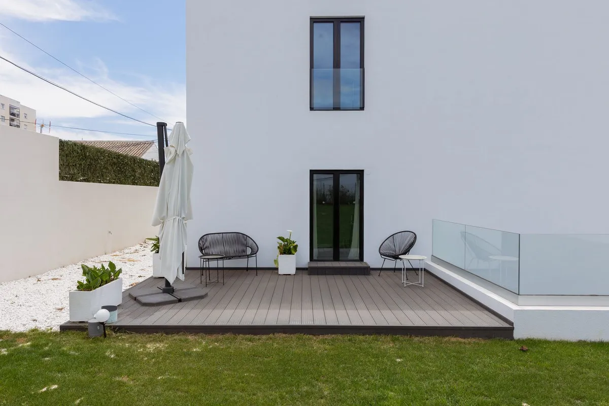 d6f8a94c-e806-496f-8275-3b830aceeb92