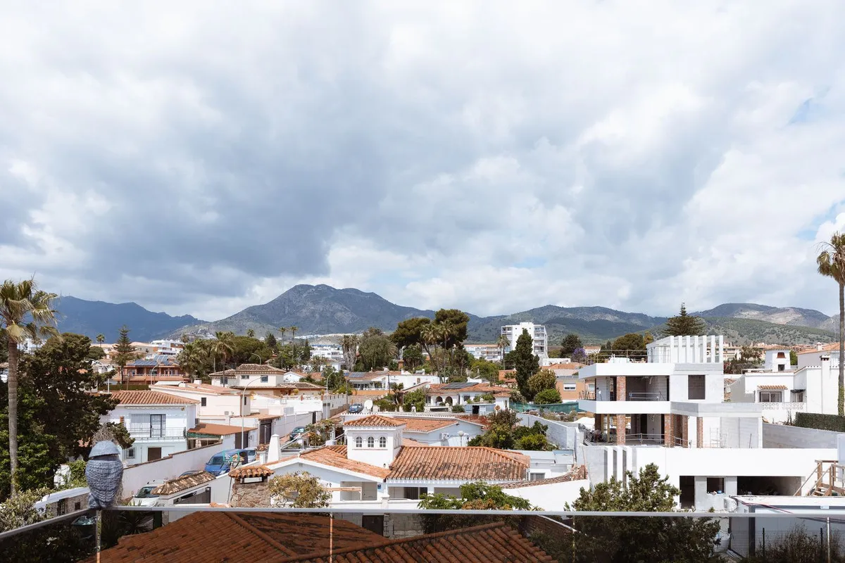 e2cdc889-97a2-4e23-95bf-a0595c2b2faa