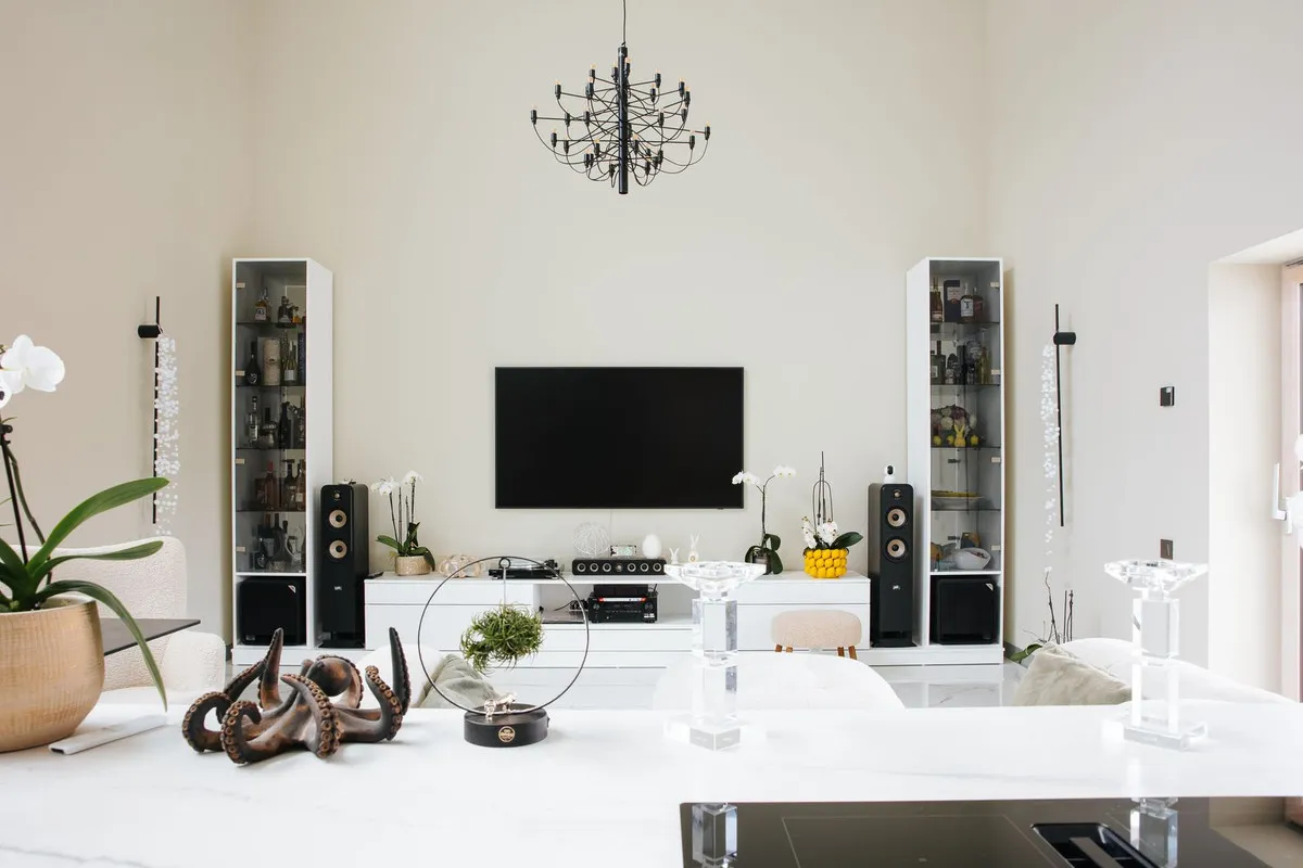 f52017f1-1bad-4e3c-8ef6-9c35f84c5f8e