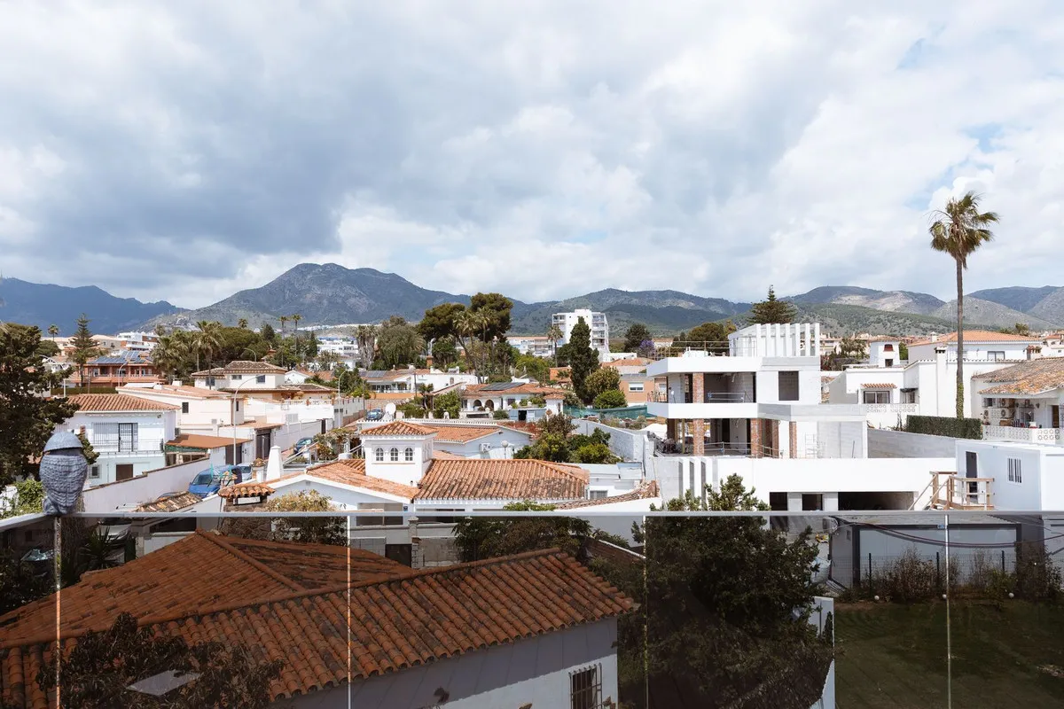 ffb7ace1-5f85-4dce-9ab7-d6a2d8796d33