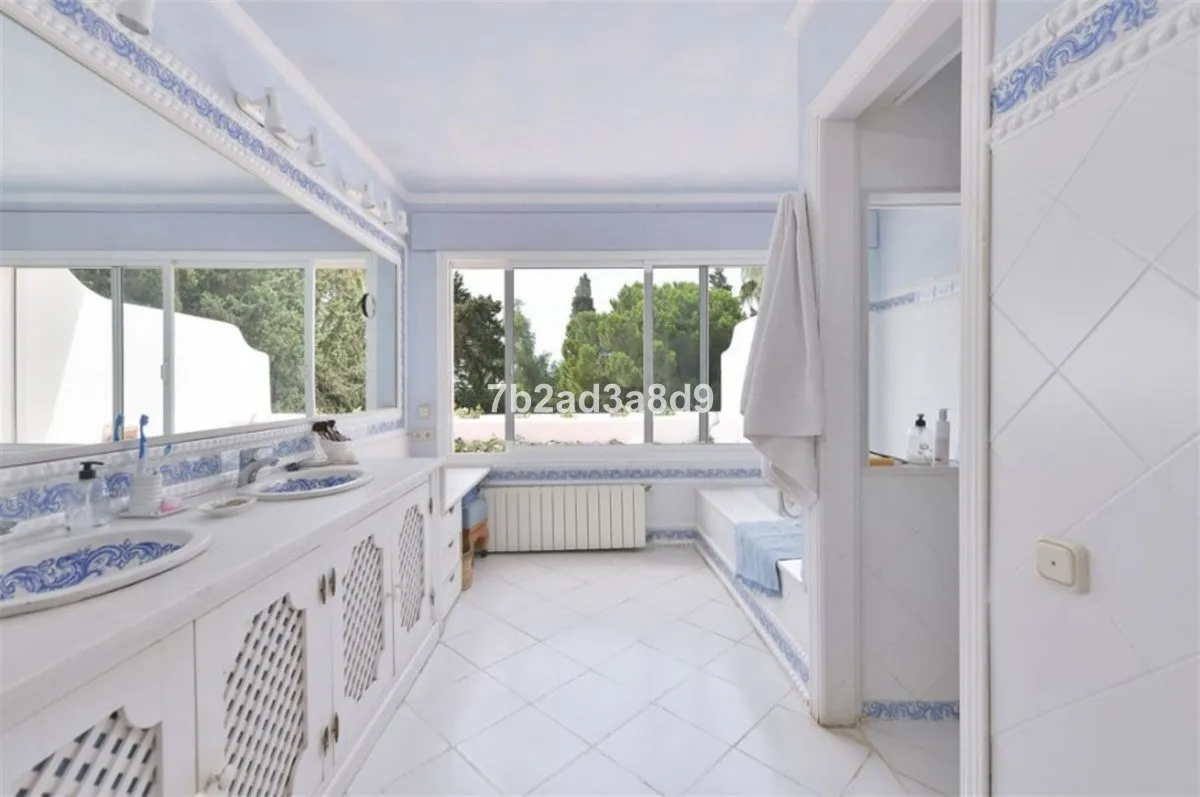 ec354a2b-7cc9-4a07-bd89-c29e1703980a