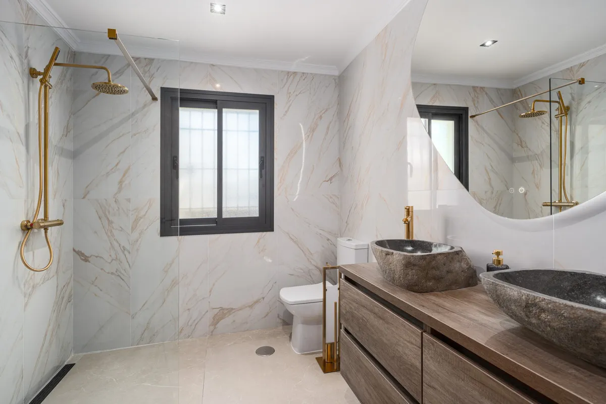 195d1c16-073f-4b2b-b953-59b0092f3c61