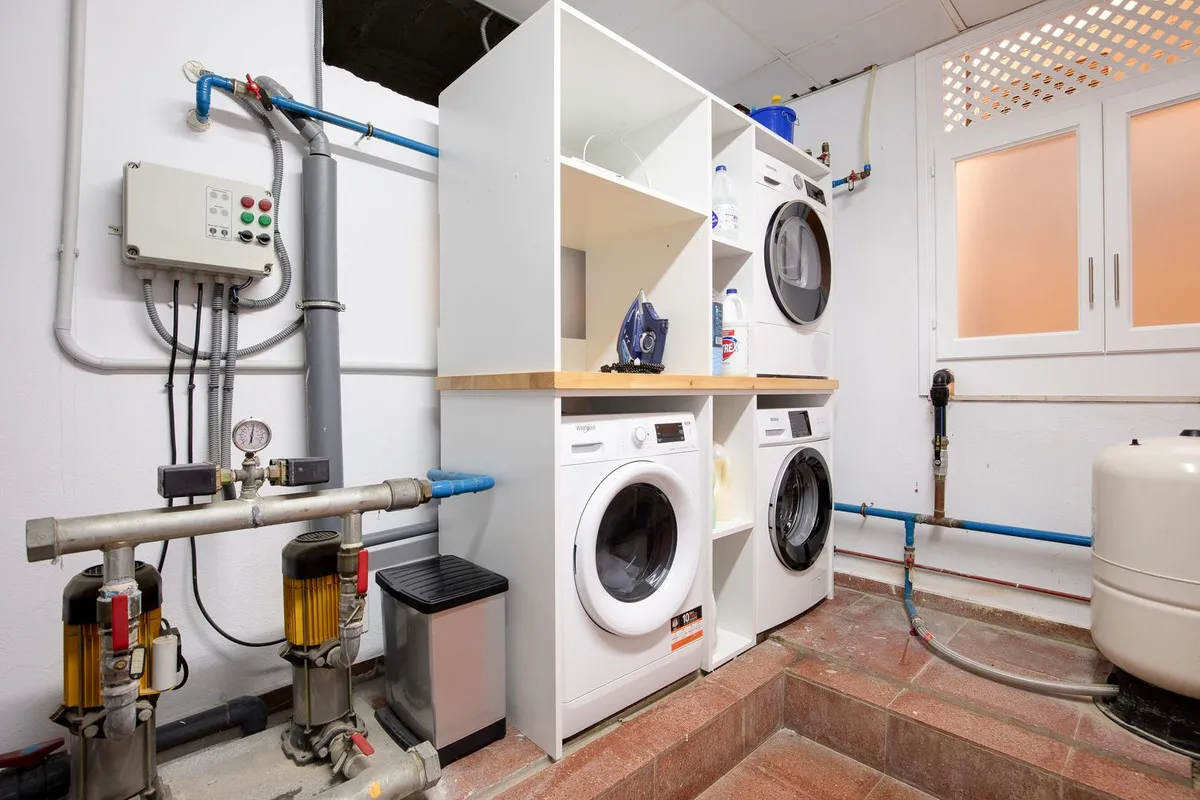 7f33eb8f-d711-4b62-b3ef-86d104eb3f4d