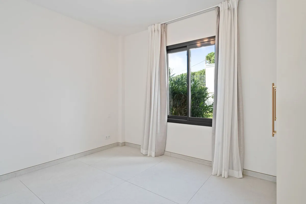 1bad2d6c-2f62-4854-baf6-00a60e51e810