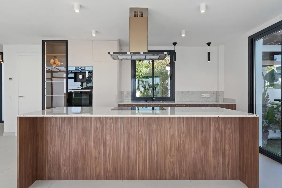 f943d899-f943-4842-b75b-f3388b4f4cd9