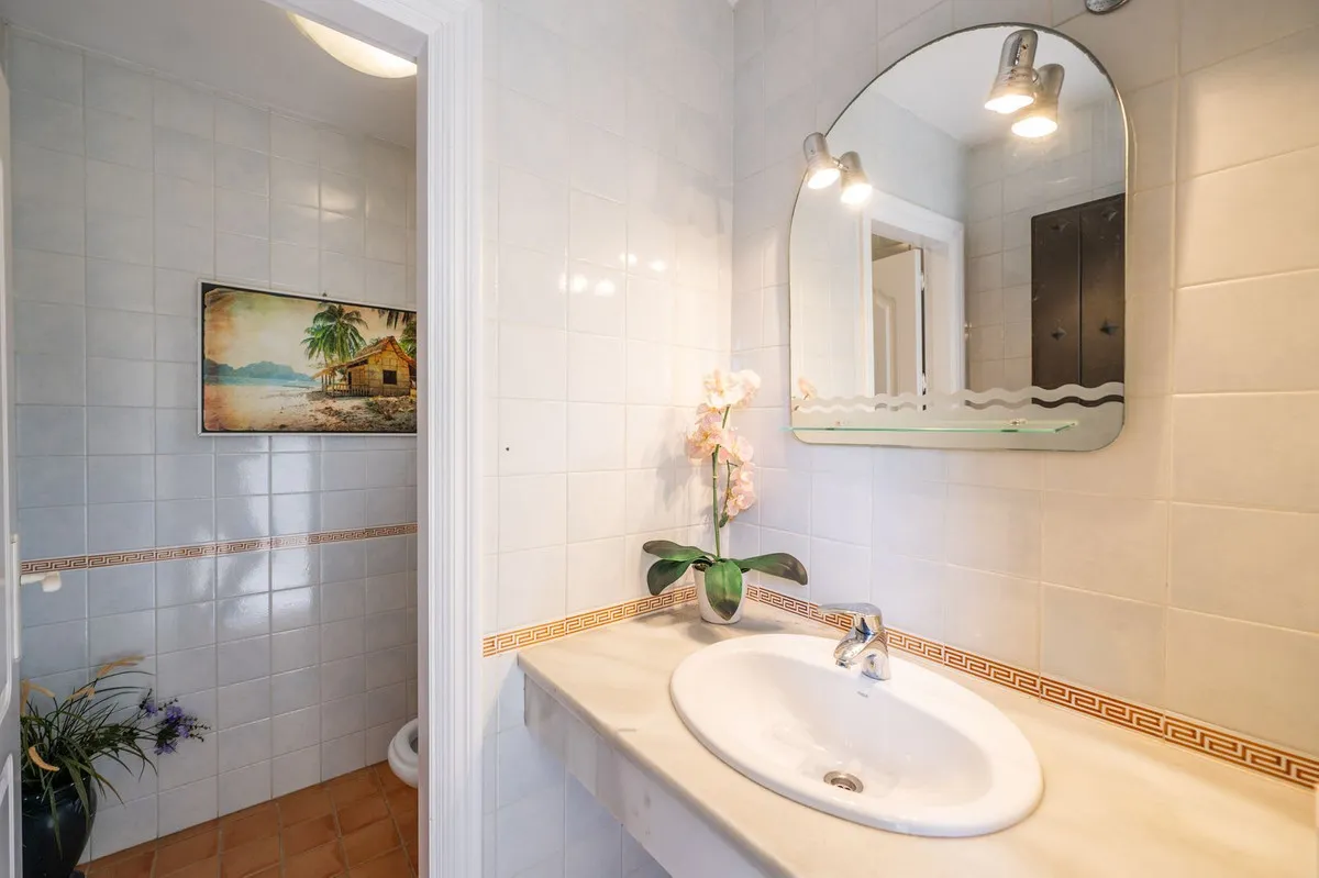 03a42eab-0f47-49de-81f7-9e743ea6f263