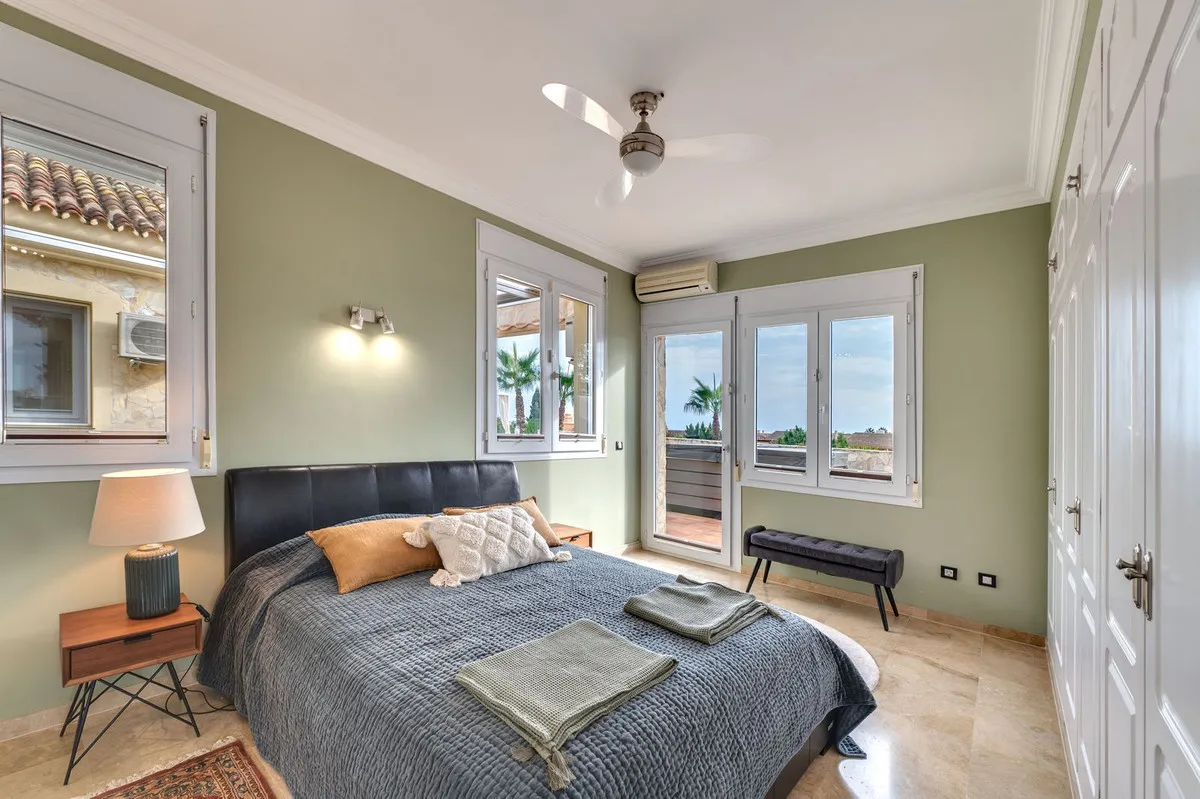 1e9d306b-8486-48b0-a748-f35cab8a85f4