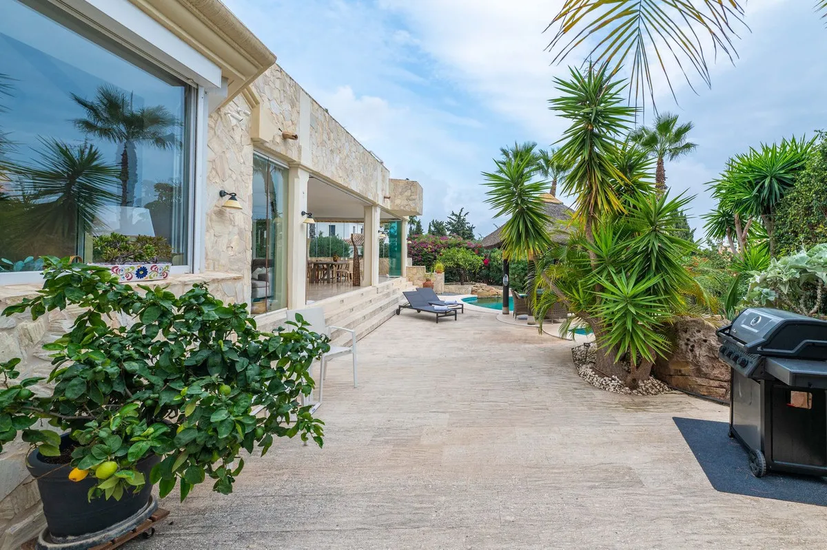 43feb747-8821-458a-acf4-d4dc5716fe7c