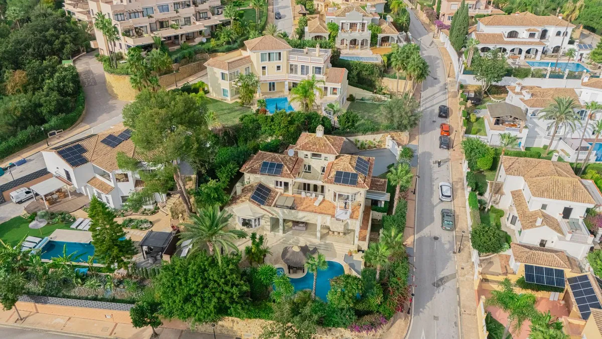 4ff0d1b1-a93b-46f9-b0da-f2b10632423a