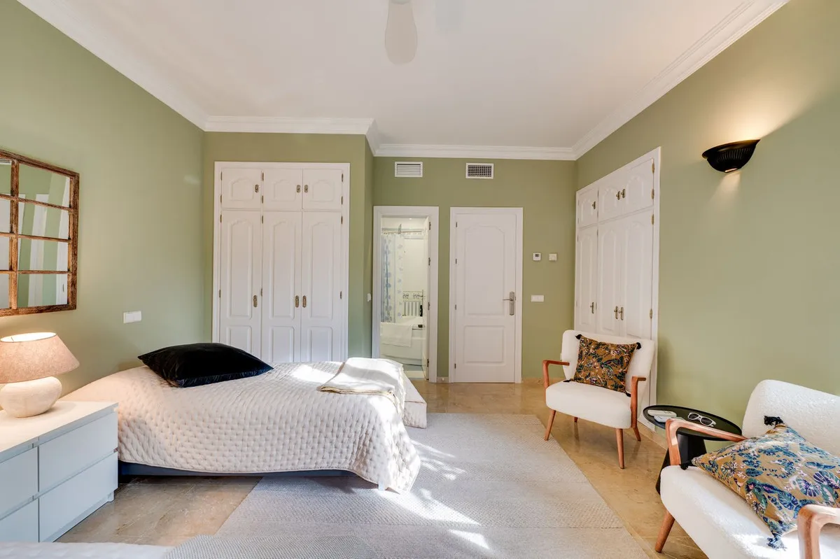 6bba9efb-ad99-40ba-b71c-52d5e26f9189