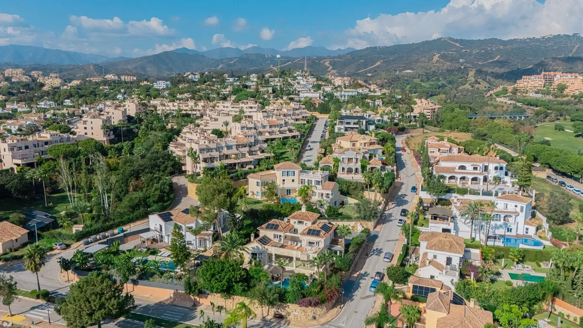 8c7cf0a4-8b78-4087-ba49-ba860f422395