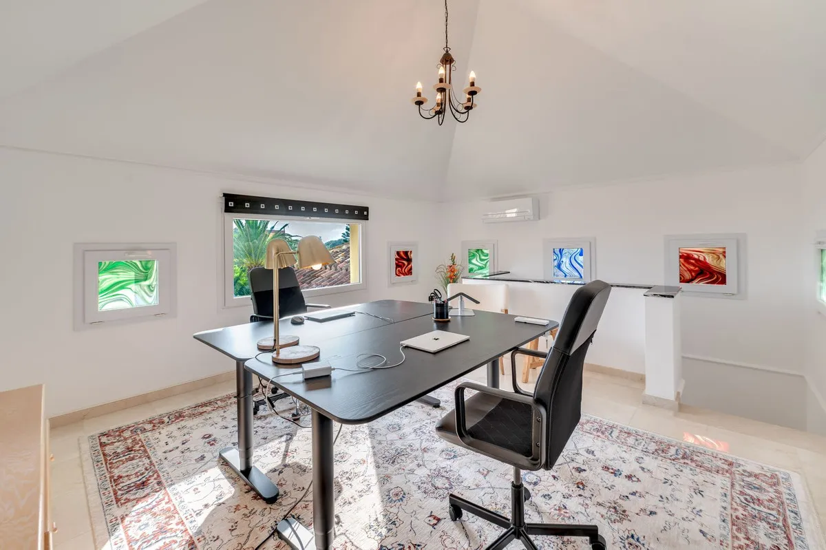 f1ce09c6-9832-4e8d-8613-dfd12edc4177