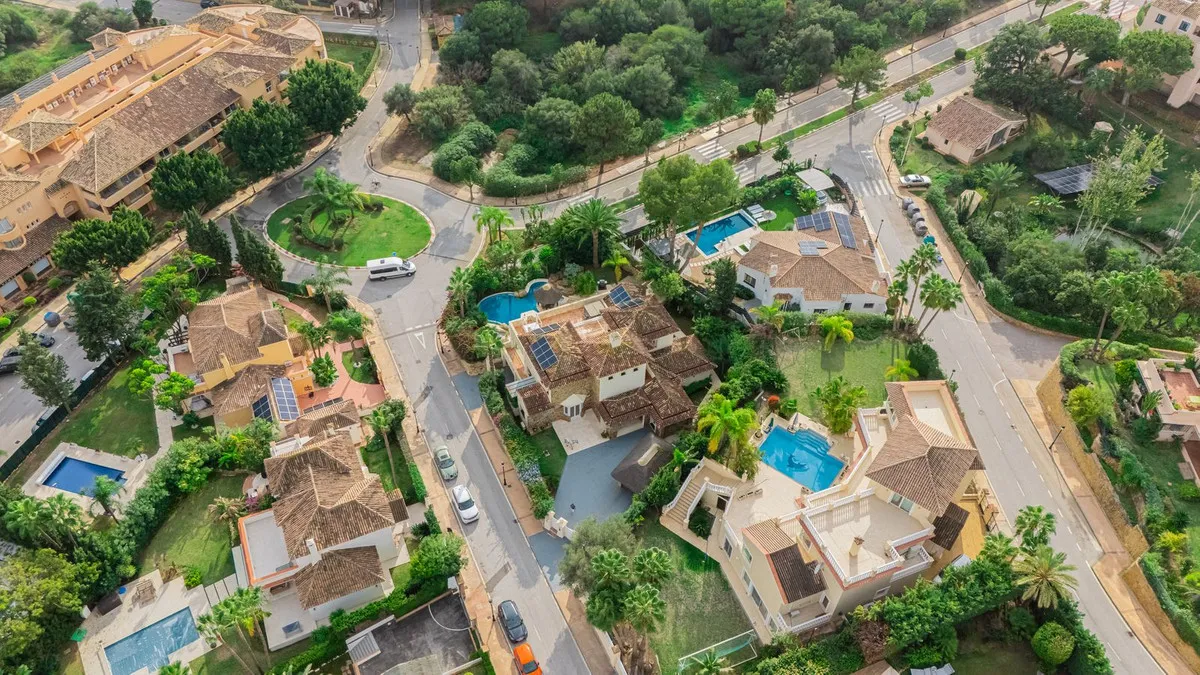 fdff4198-6db1-40a9-b222-d475a9885dfe