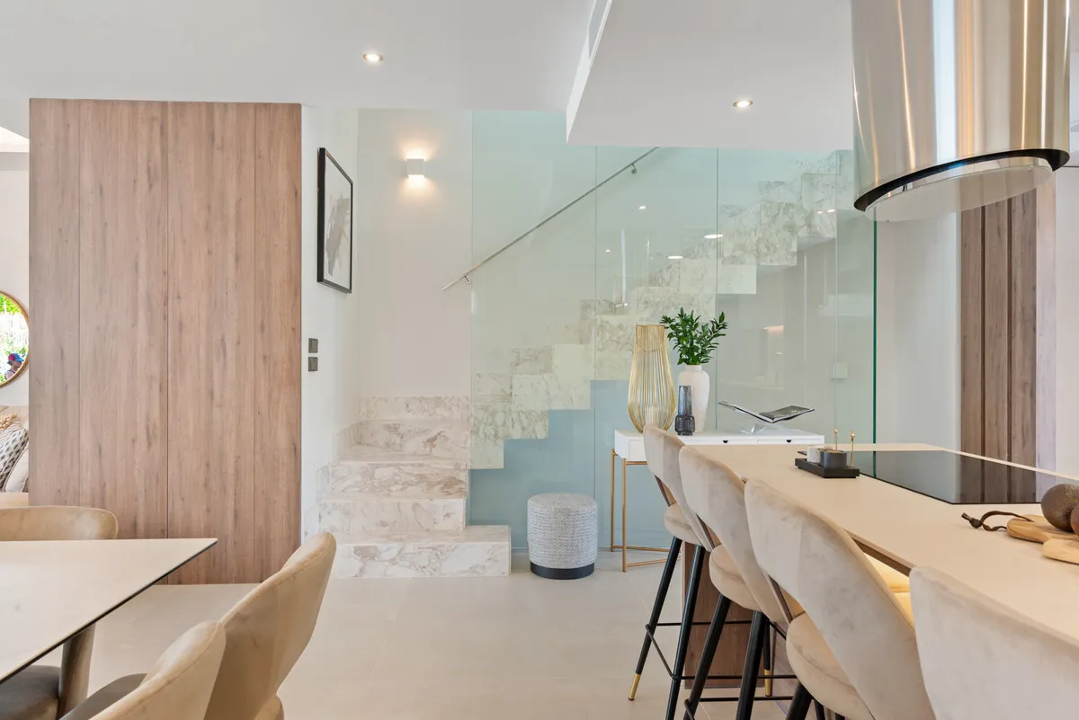 02c9b84c-b40b-42db-8272-f8410da0fcc0