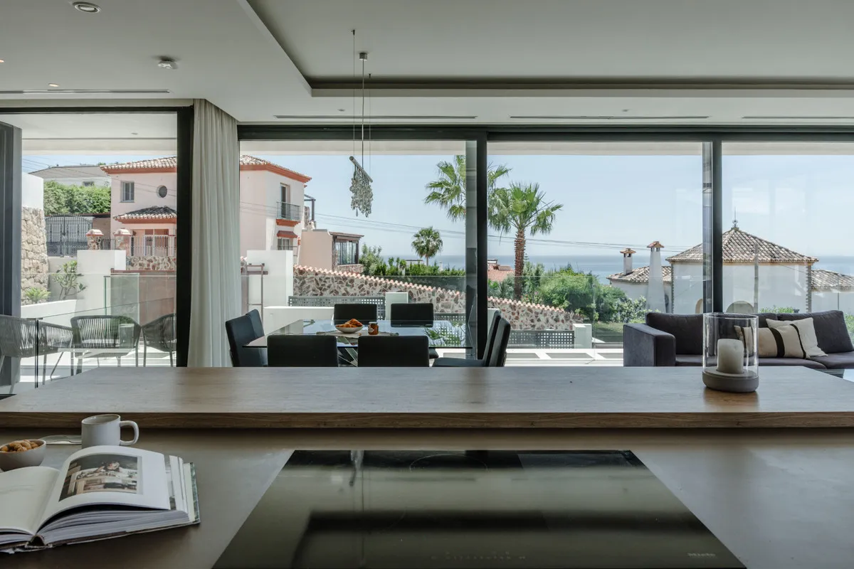 17ca0c4d-c607-4170-8c0f-2dadbe31c329