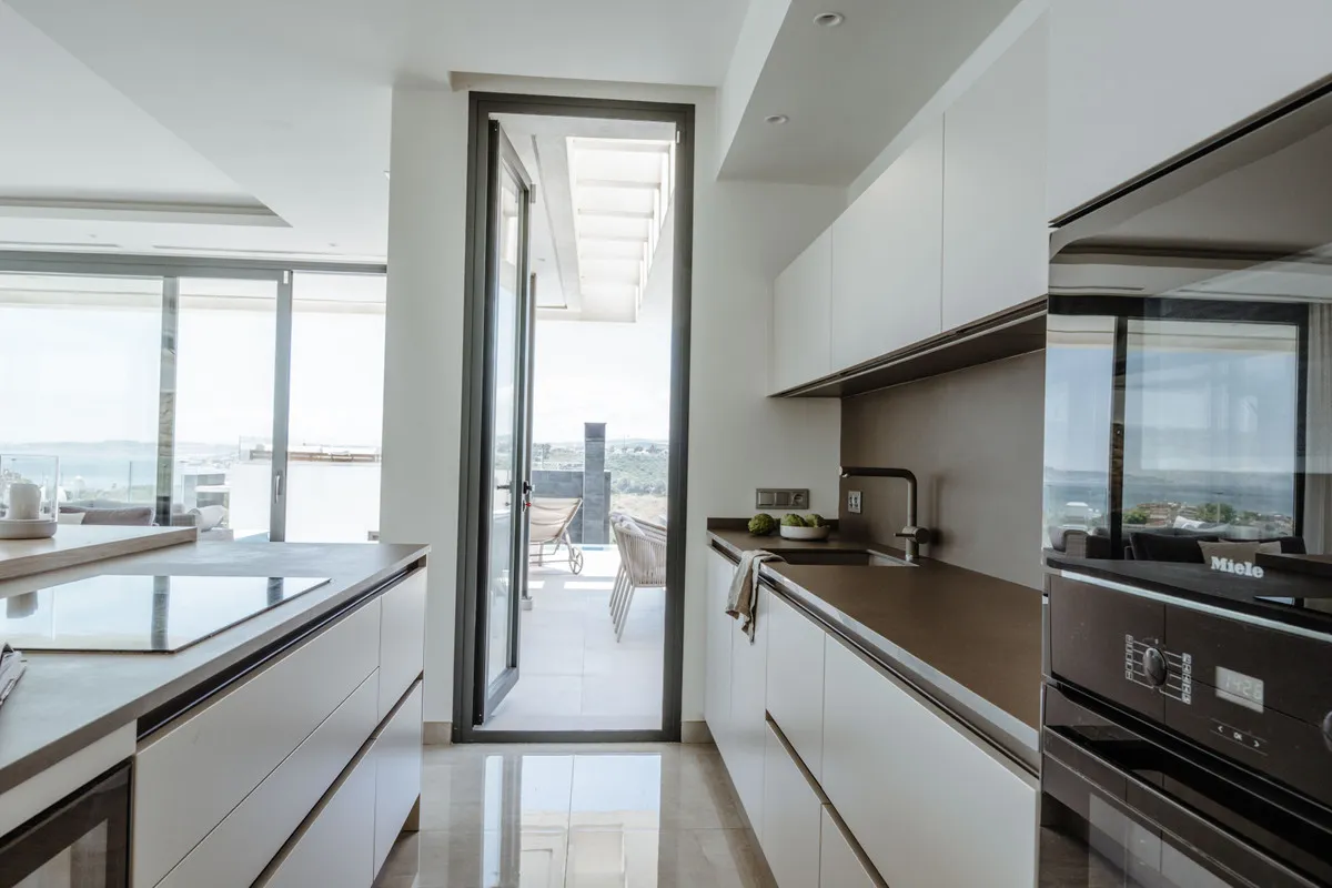 871e5272-ce35-48b1-a84c-6fd977145af4