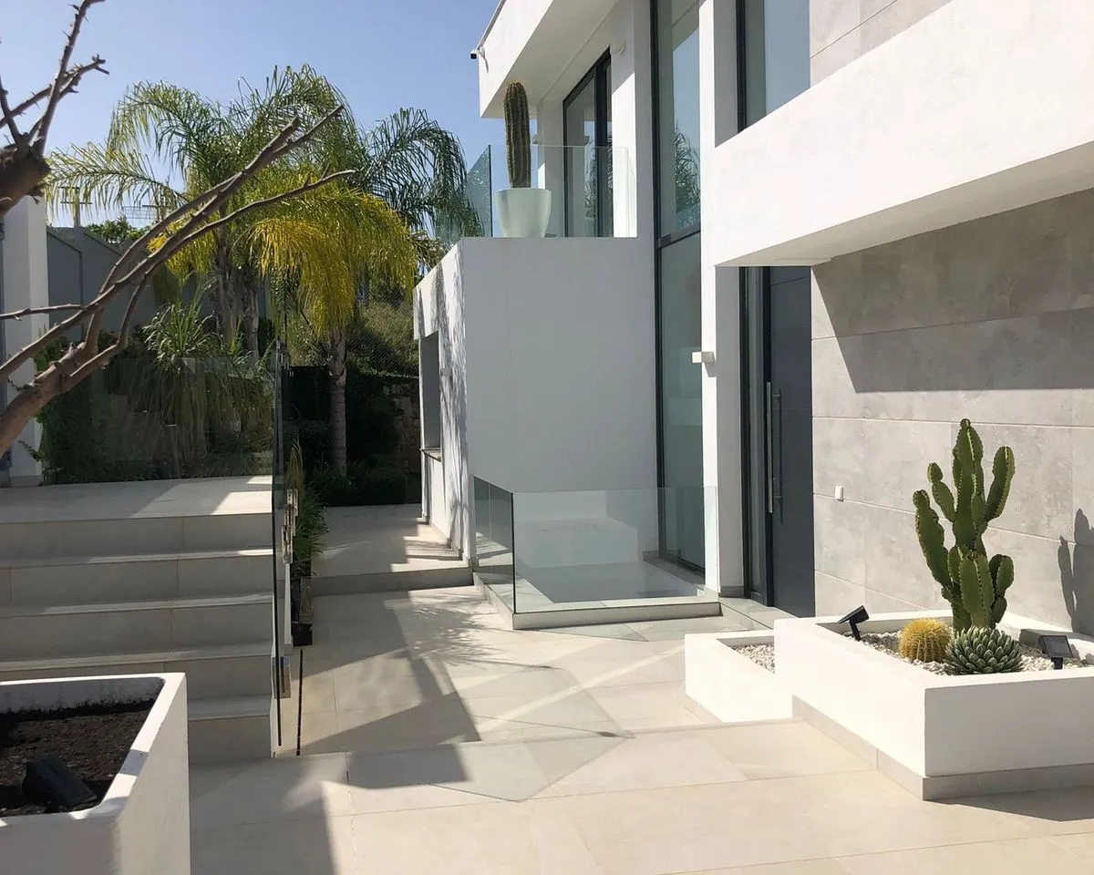 e189eee1-6d1c-41c2-86be-28a6a2f3dd9e