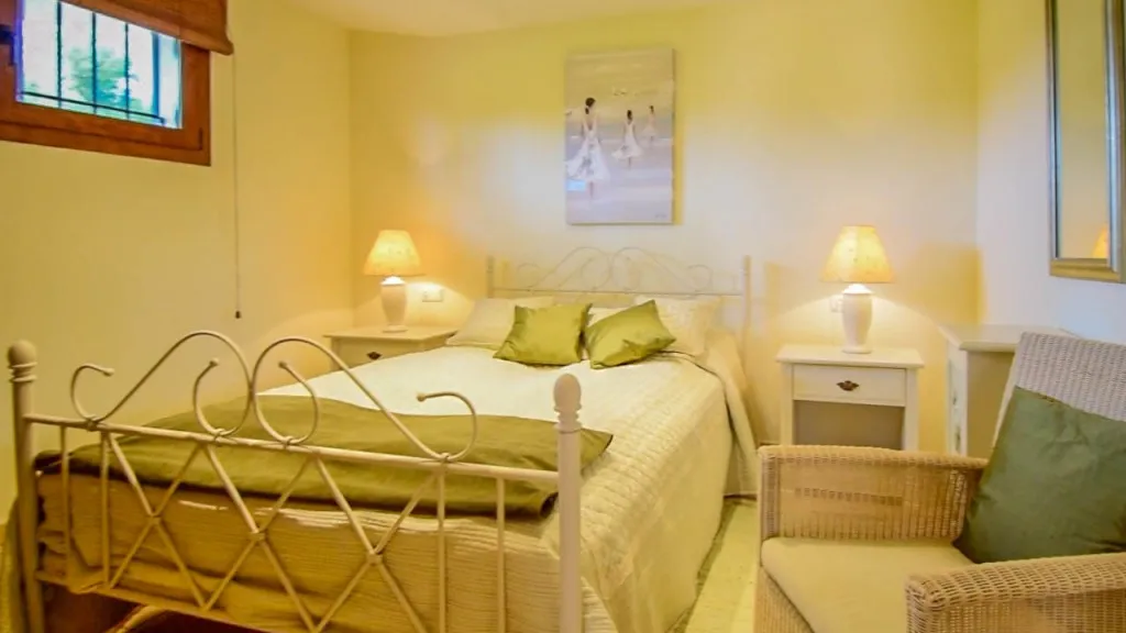 1c82f773-a5ad-420f-ab8b-3d85f2a926f7